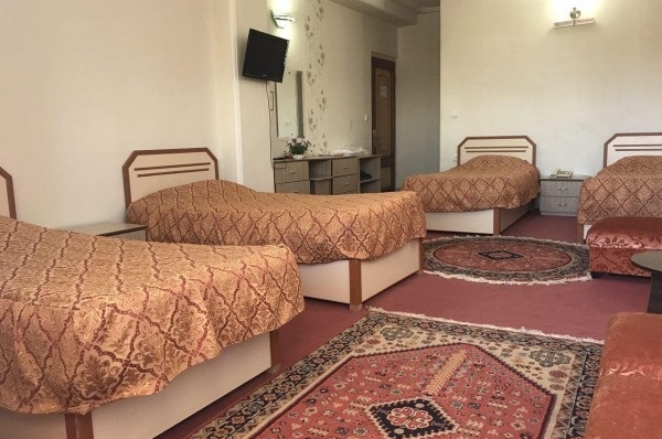 اتاق چهار تخته هتل قصر اسکو